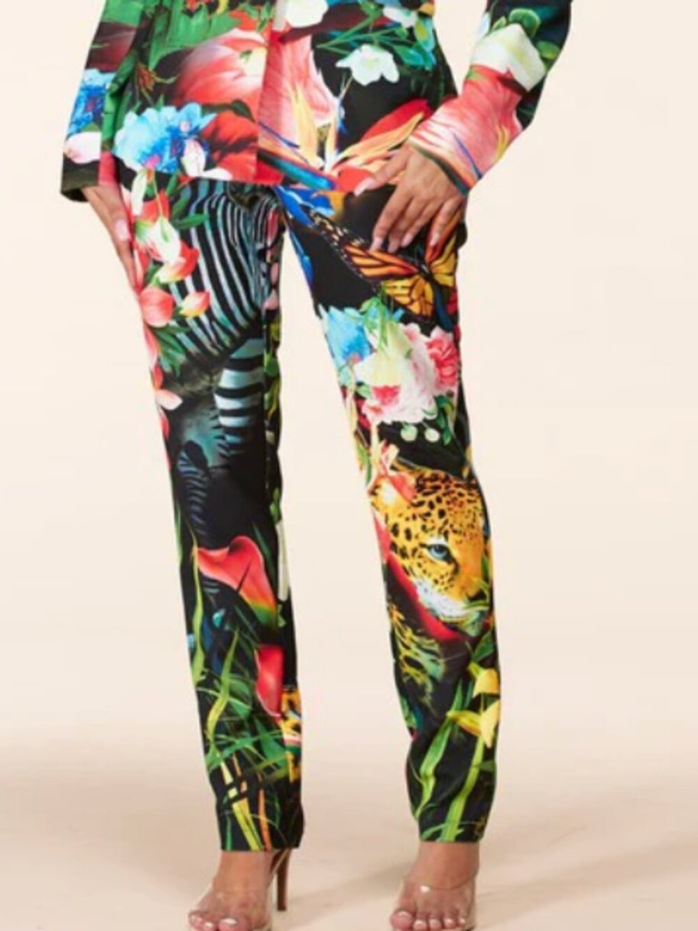 L'ATISTE Tropical Floral Printed Pants in Black Multi